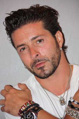 提巴尔特? tom ross 饰演