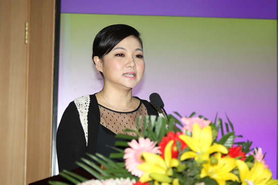 王莉担任相约北京形象大使与卡雷拉斯共唱经典
