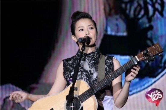 萧敬腾开唱上海气温直降携手何韵诗high爆一夜